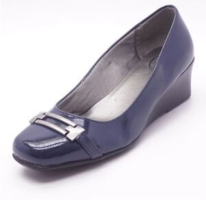 D'LISH ROUND TOE SLIP-ON WEDGE STYLE WOMEN"S SHOE